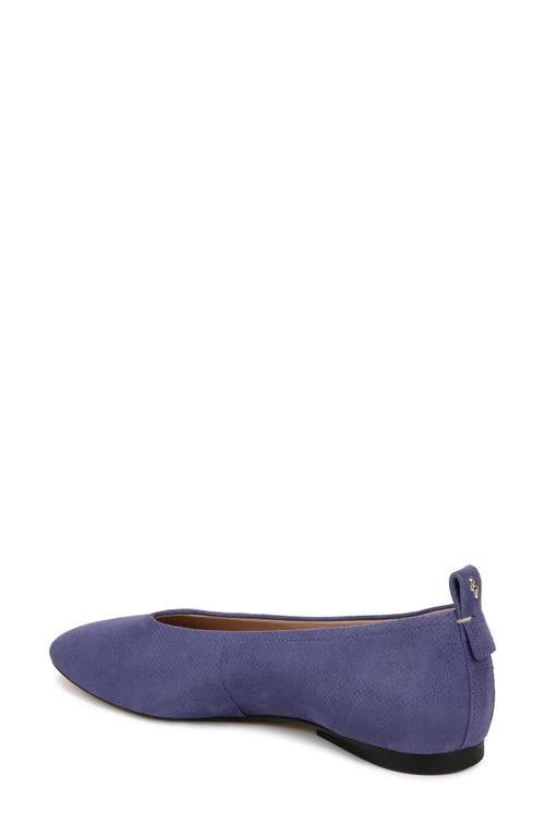 27 EDIT NATURALIZER 27 EDIT NATURALIZER CARLA FLAT 