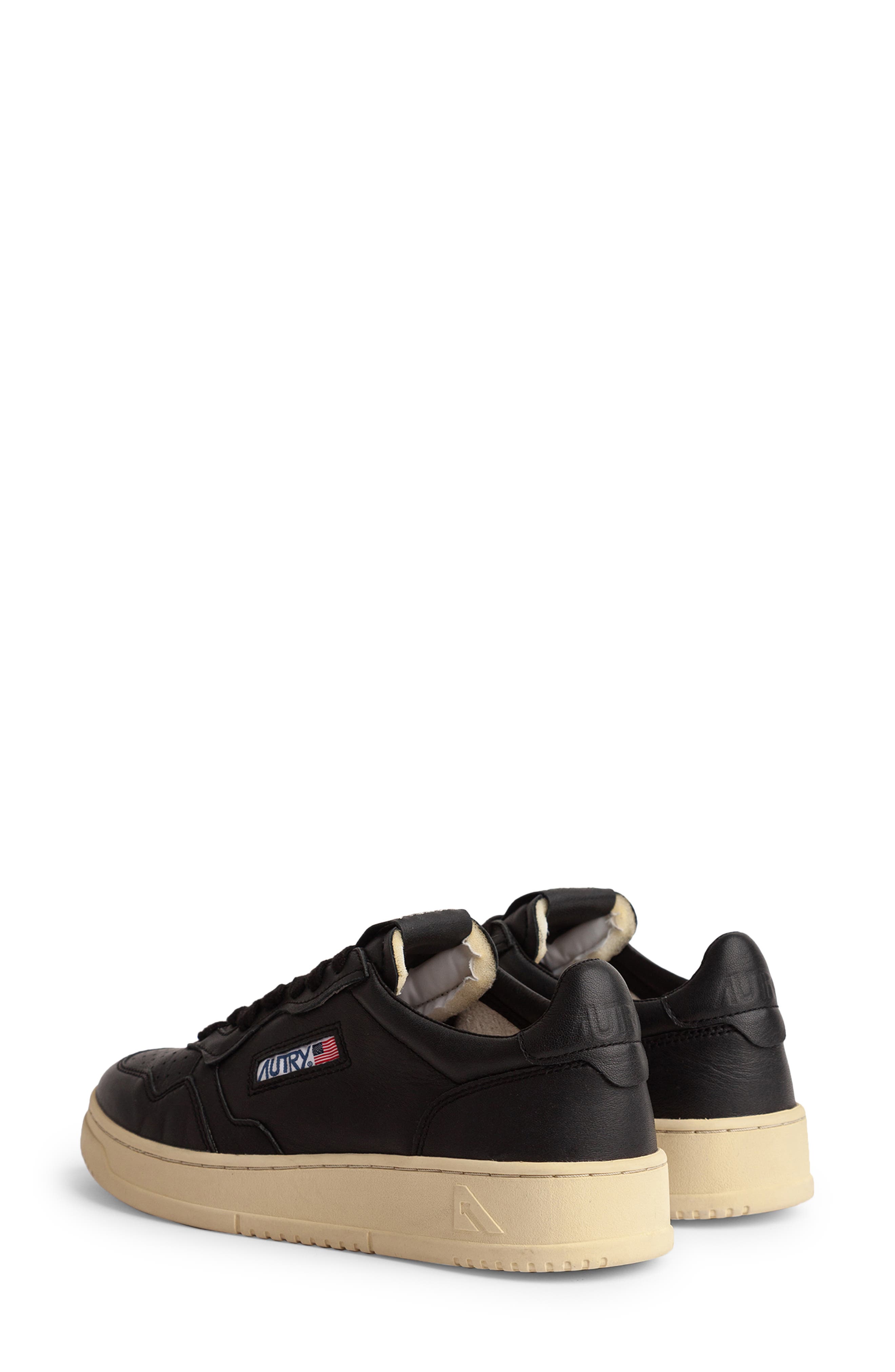 AUTRY Medalist Low Sneaker, Alternate, color, Black