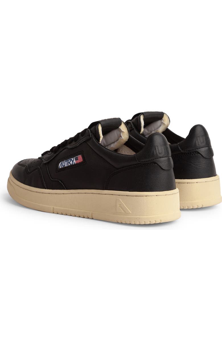 AUTRY Medalist Low Sneaker, Alternate, color, Black