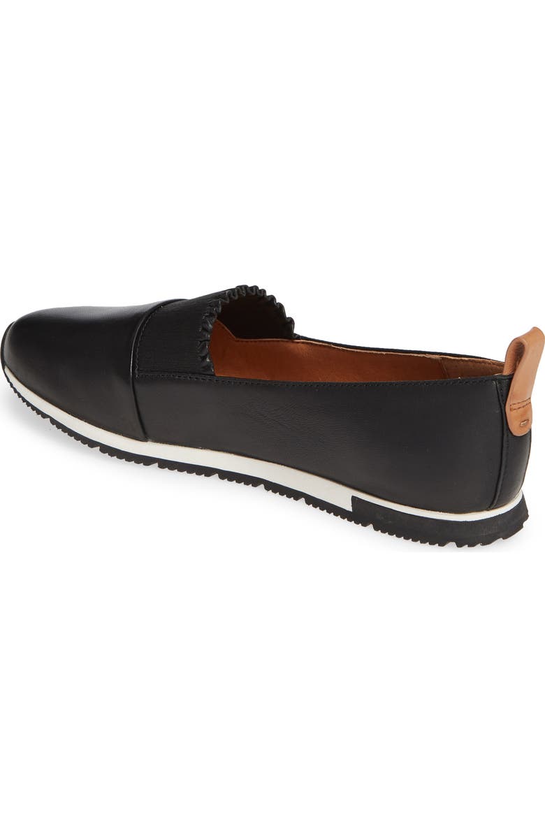 Gentle Souls Signature Luca Ruffle Flat, Alternate, color,