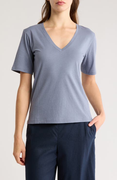 V-Neck Elbow Sleeve T-Shirt