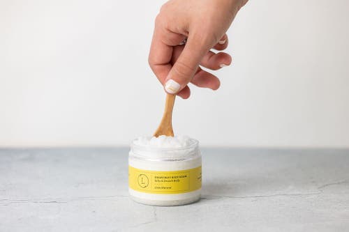 Lizush Cbd Body Salt Scrub With Cbd In Pale Yellow