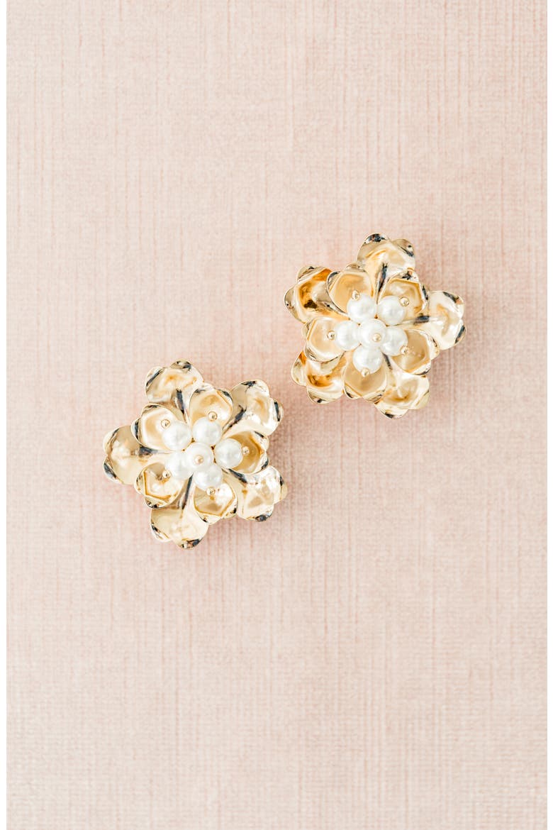 Dimensional Floral Stud Earrings, Alternate, color, WHITE- GOLD
