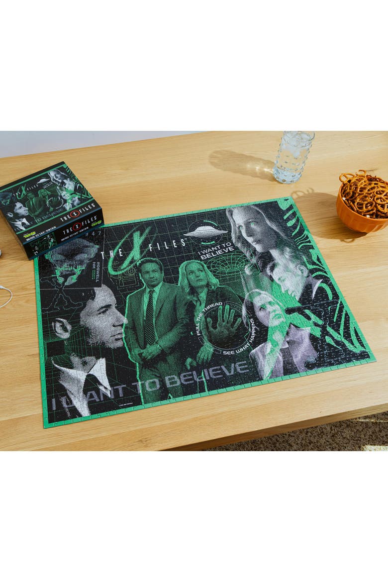 The X-Files "I Want To Believe" 1000-Piece Jigsaw Puzzle | Toynk Exclusive, Alternate, color, Green