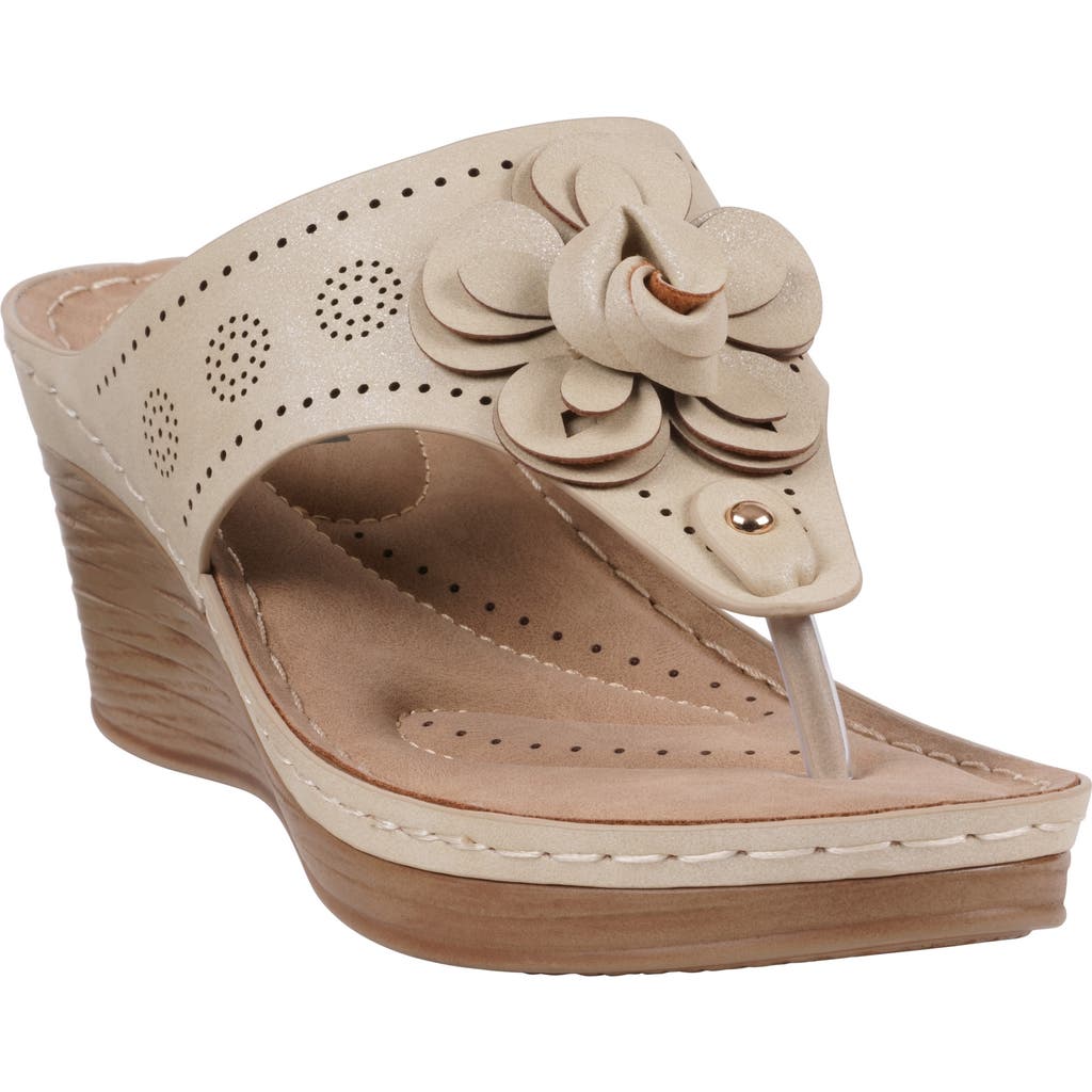 Gc Shoes Willa Flower Wedge Sandal In Gold