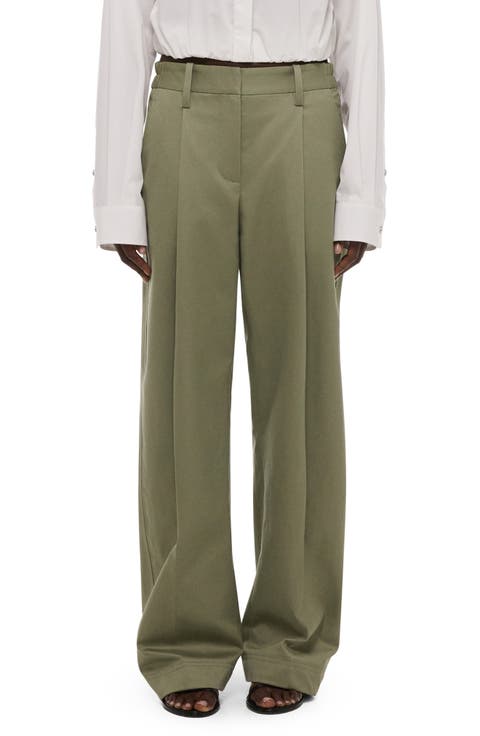 Pleated Relaxed Fit Chinos