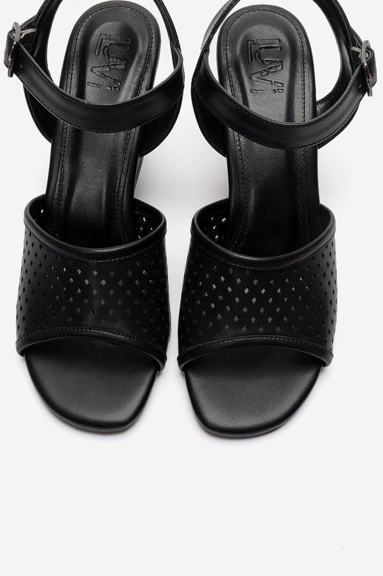 Hervon Block Heel Ankle Strap Sandal, Alternate, color, Black