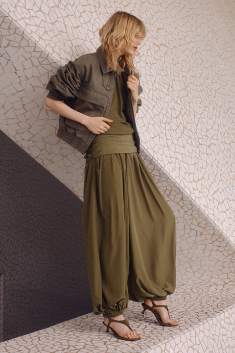 Balloon-leg pants