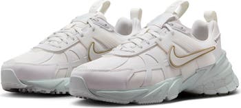 ナイキ V2K ランGORE-TEX Nike V2K Run Gore-Tex® Waterproof Sneaker (Women) | Nordstrom