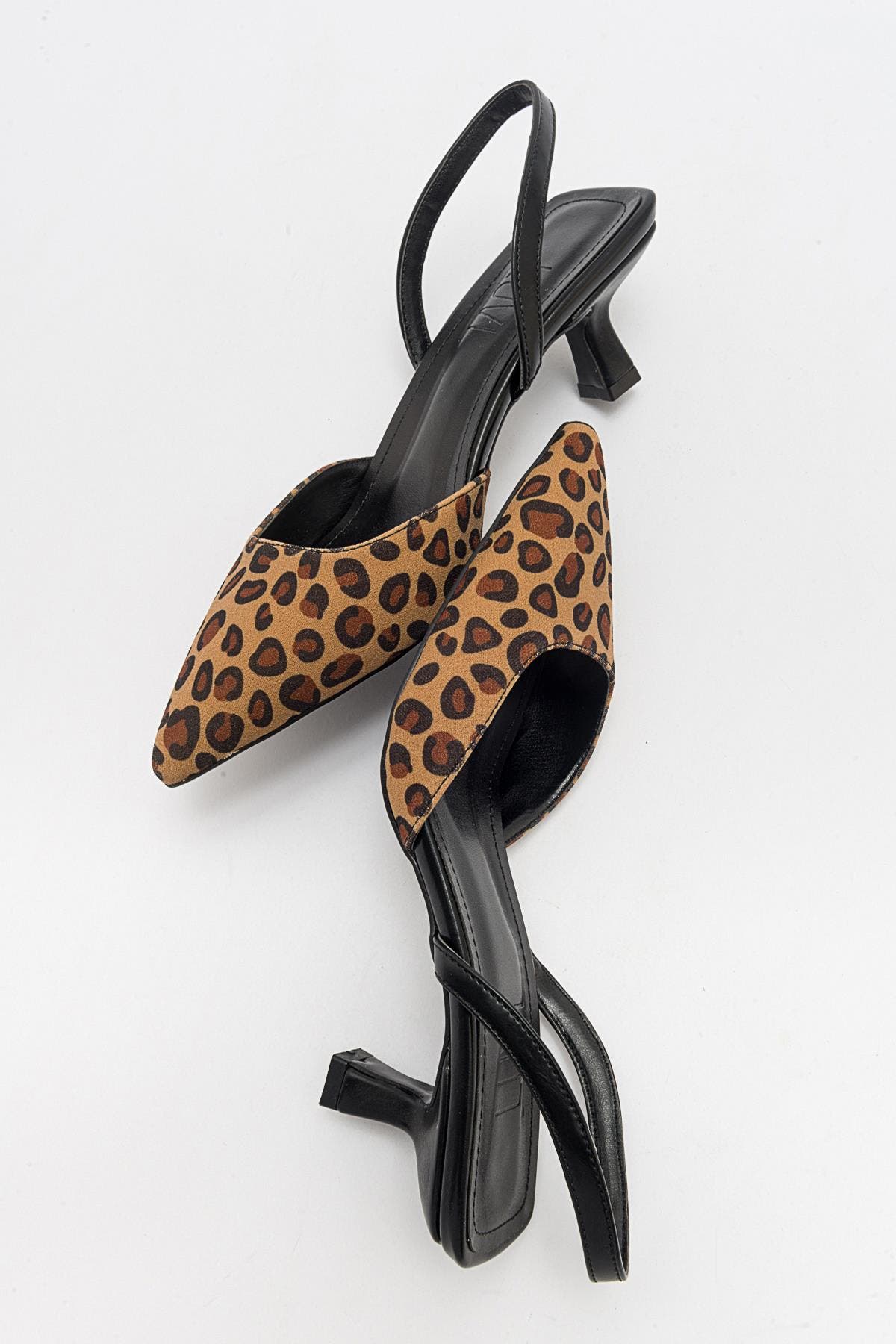 Prologue Shoes Over Pointed Toe Pump, Alternate, color, Leopard Pattern