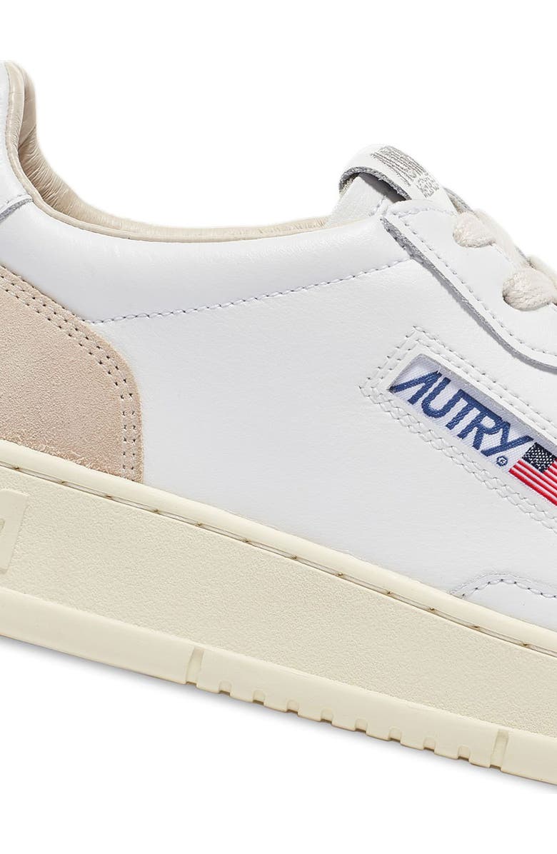 AUTRY Medalist Low Sneaker, Alternate, color, White W/ White