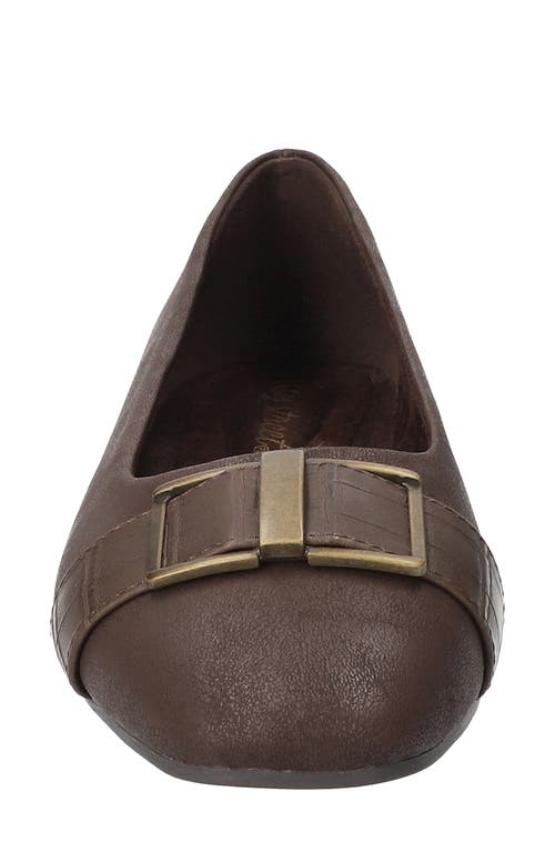 Easy Street Keely Flat In Brown