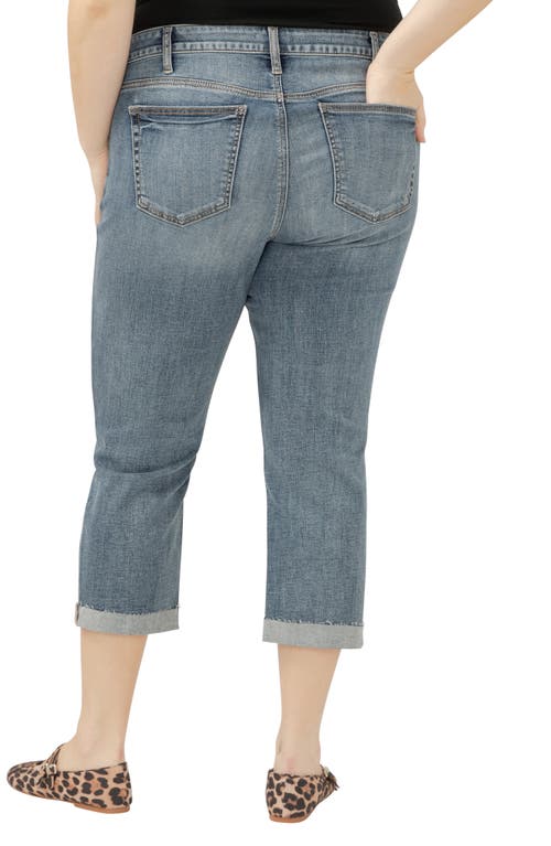 SILVER JEANS CO. SILVER JEANS CO. ELYSE CURVY MID RISE CAPRI JEANS