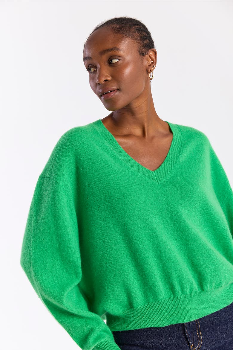 Hailey 100% Cashmere V-Neck Sweater, Alternate, color, Spring Green