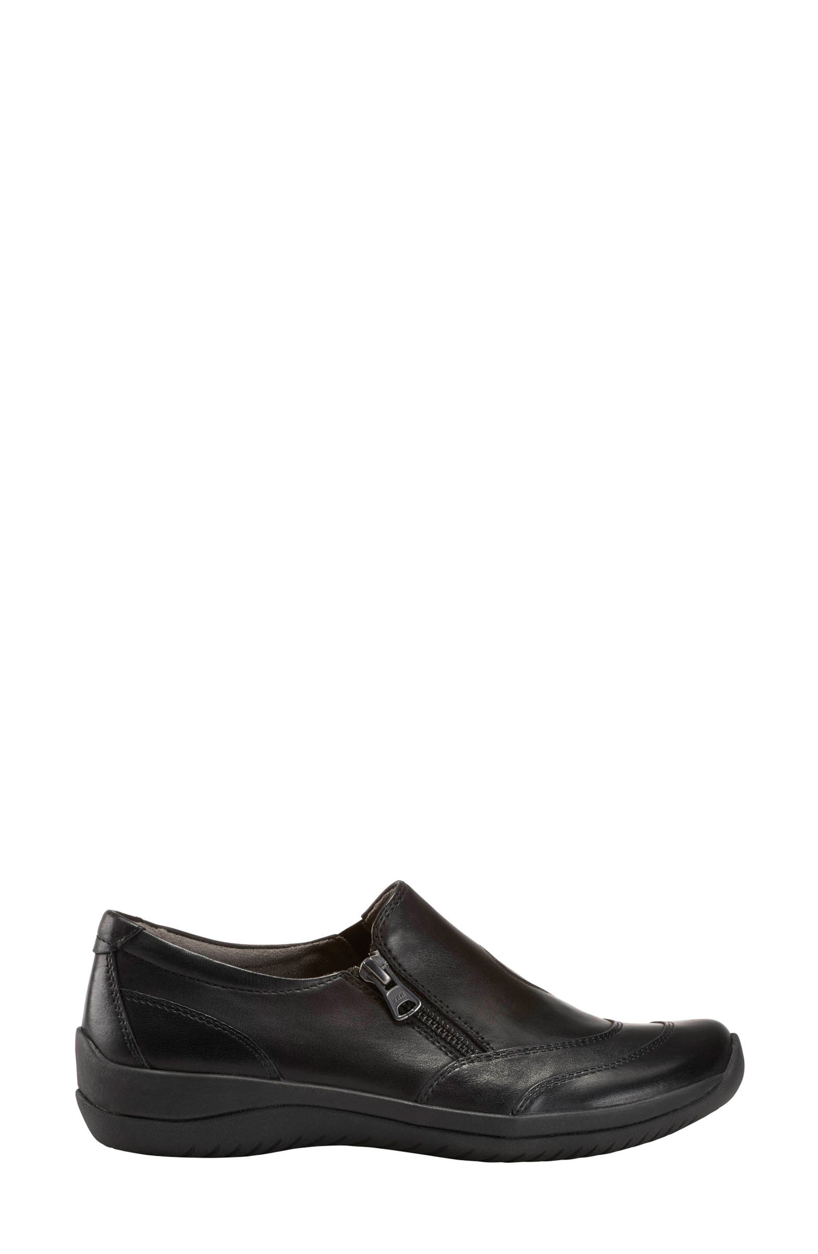 Earth<sup>®</sup> Earth? Kara Faraday Flat, Alternate, color, 