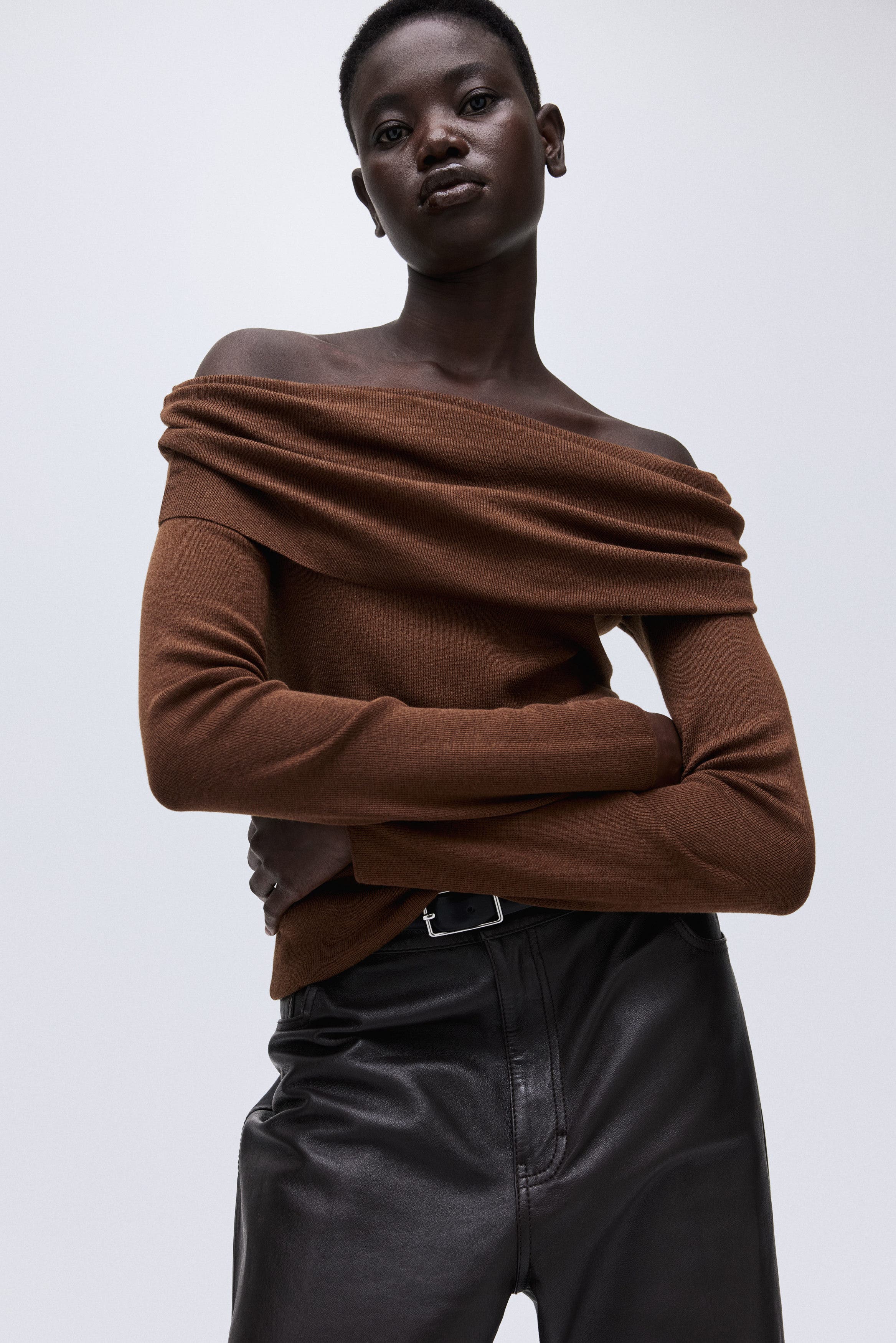 Off-the-shoulder Jumper - image 2