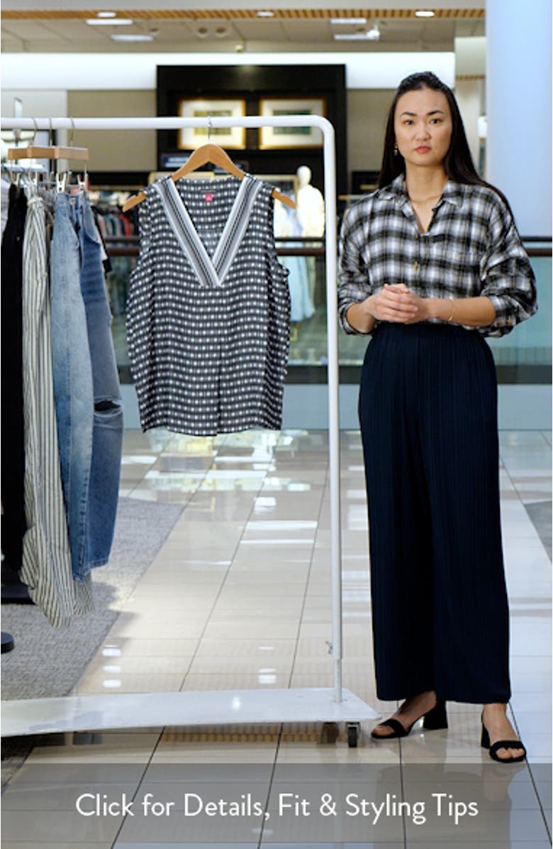 Geo Print Contrast V-Neck Shell, sales video thumbnail