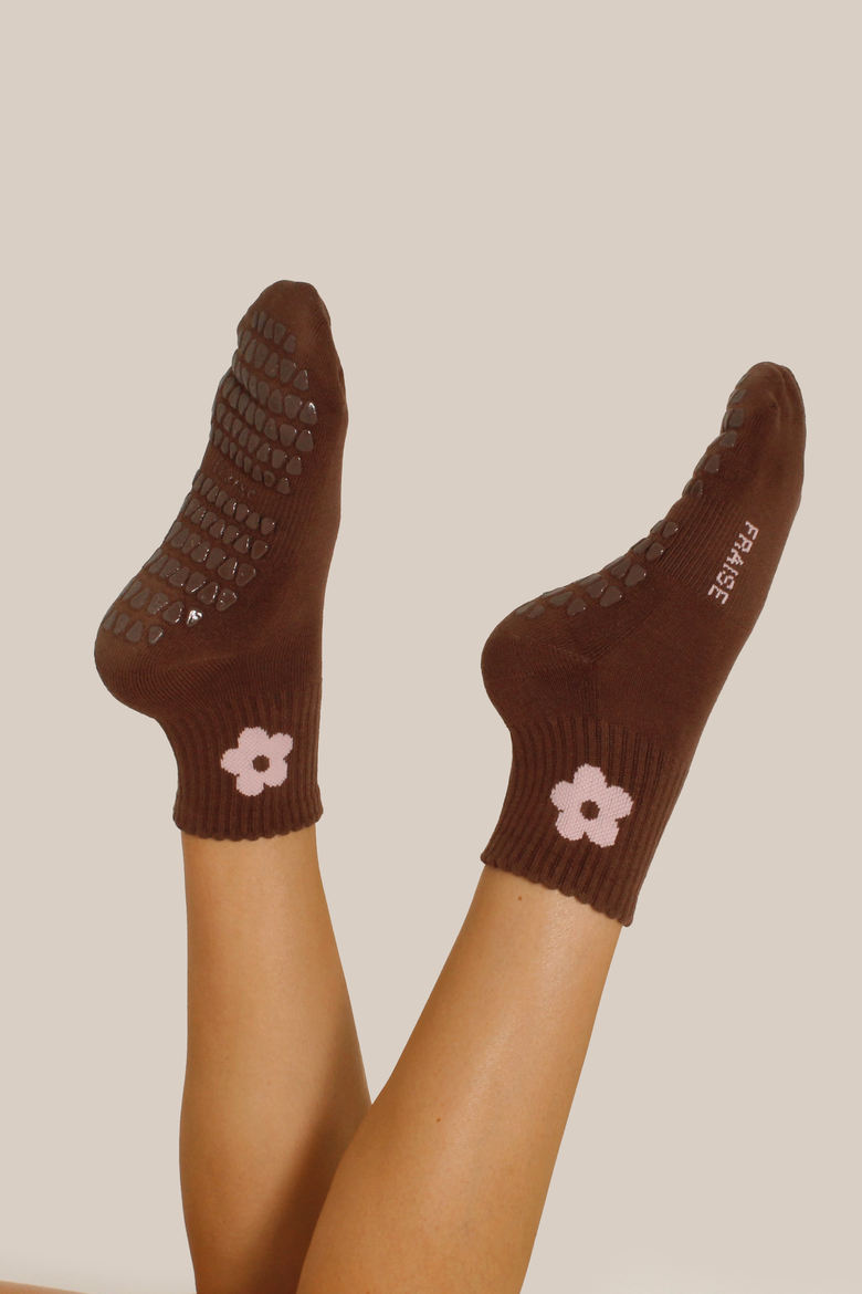 Petal Quarter Crew Grip Socks, Alternate, color, Brown/Pink