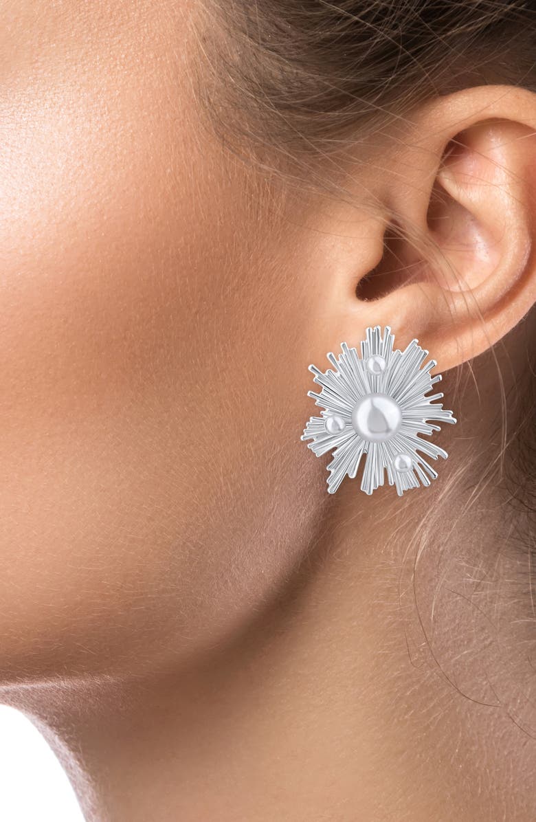 JARDIN Modern Sunshine Faux Pearl Stud Earrings, Alternate, color, White/ Silver