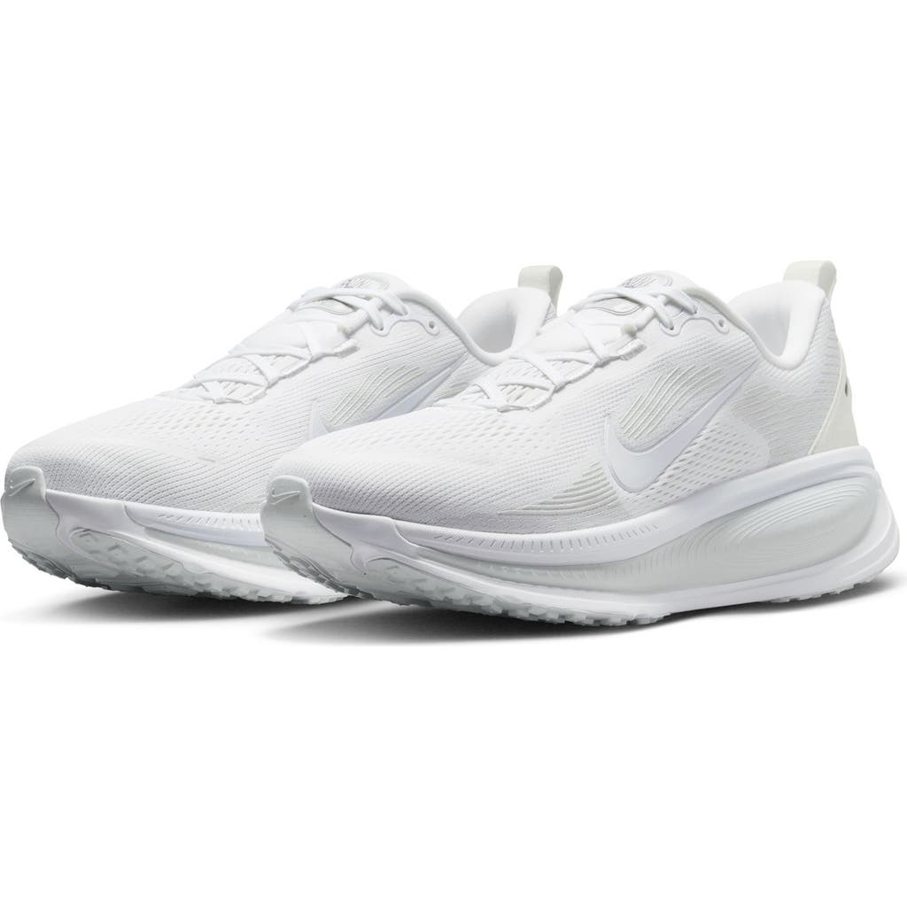 Nike Vomero 18 Running Shoe In White