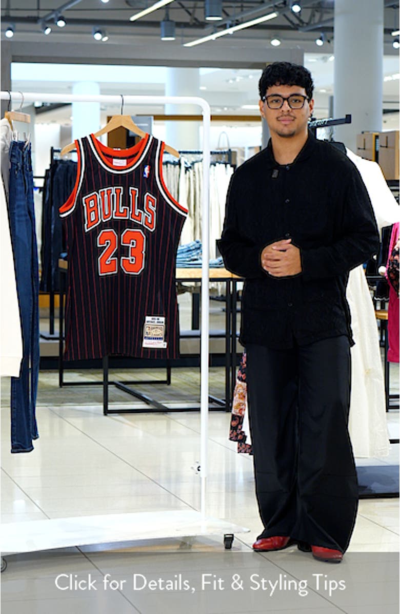 Men's Mitchell & Ness Michael Jordan Black Chicago Bulls 1995/96 Hardwood Classics Authentic Jersey, sales video thumbnail