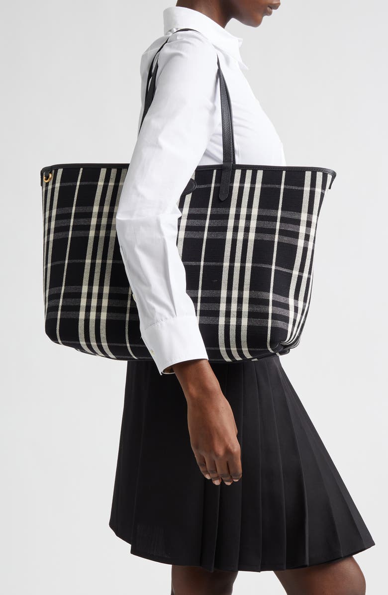 Burberry Medium Bloomsbury Leather & Canvas Reversible Tote, Alternate, color, Black/ Black Calico
