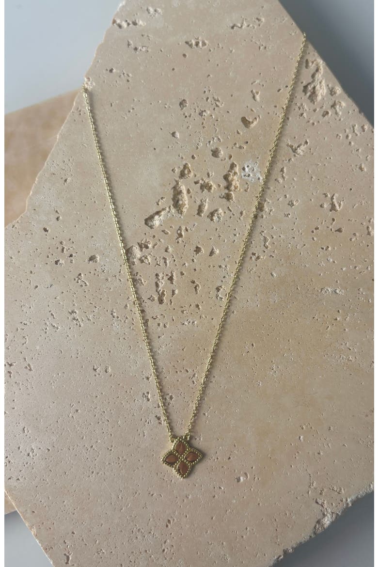 Pointed Clover Pendant Necklace, Alternate, color, GOLD
