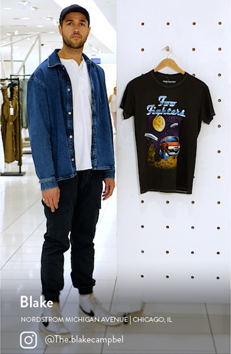 Live Nation Graphic Tees Foo Fighters Moonlight Tee, sales video thumbnail