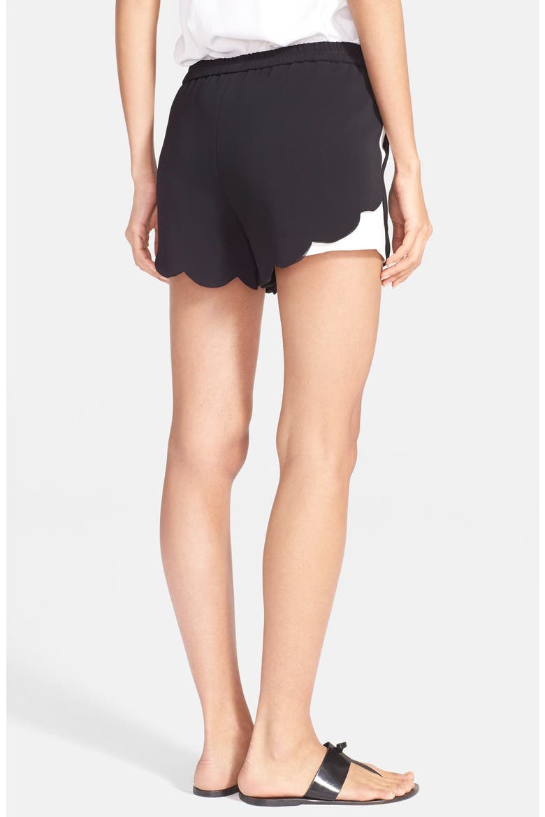 'AJ' Scallop Hem Crepe Shorts, Alternate, color, BLACK/ WHITE