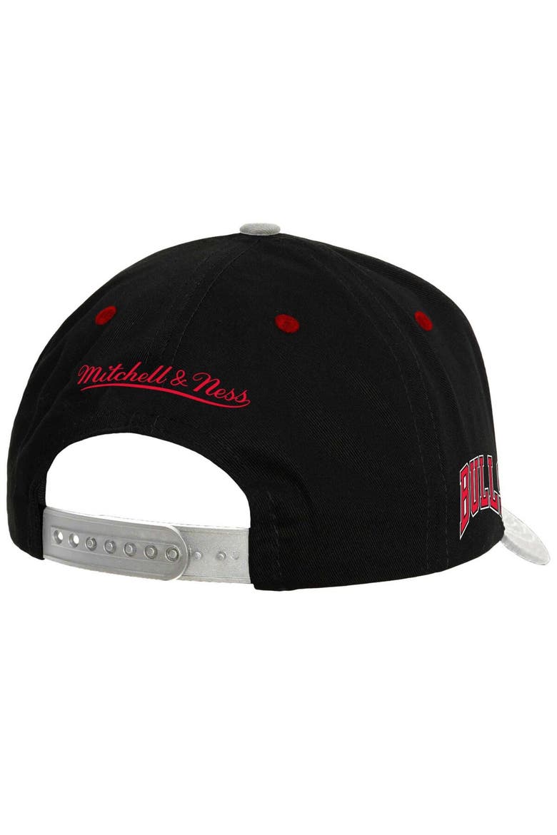 Men's Mitchell & Ness Black/Gray Chicago Bulls Pro Crown Adjustable Hat, Alternate, color, Black