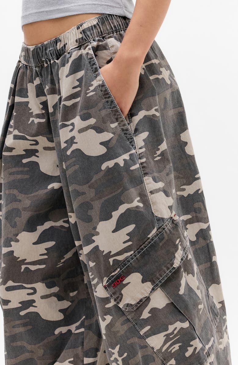 BDG Urban Outfitters Bobbi Camo Cotton Cargo Pants, Alternate, color, Khaki