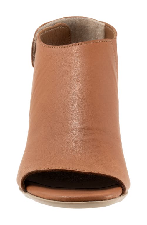 Bueno Rachel Block Heel Sandal In Dark Tan