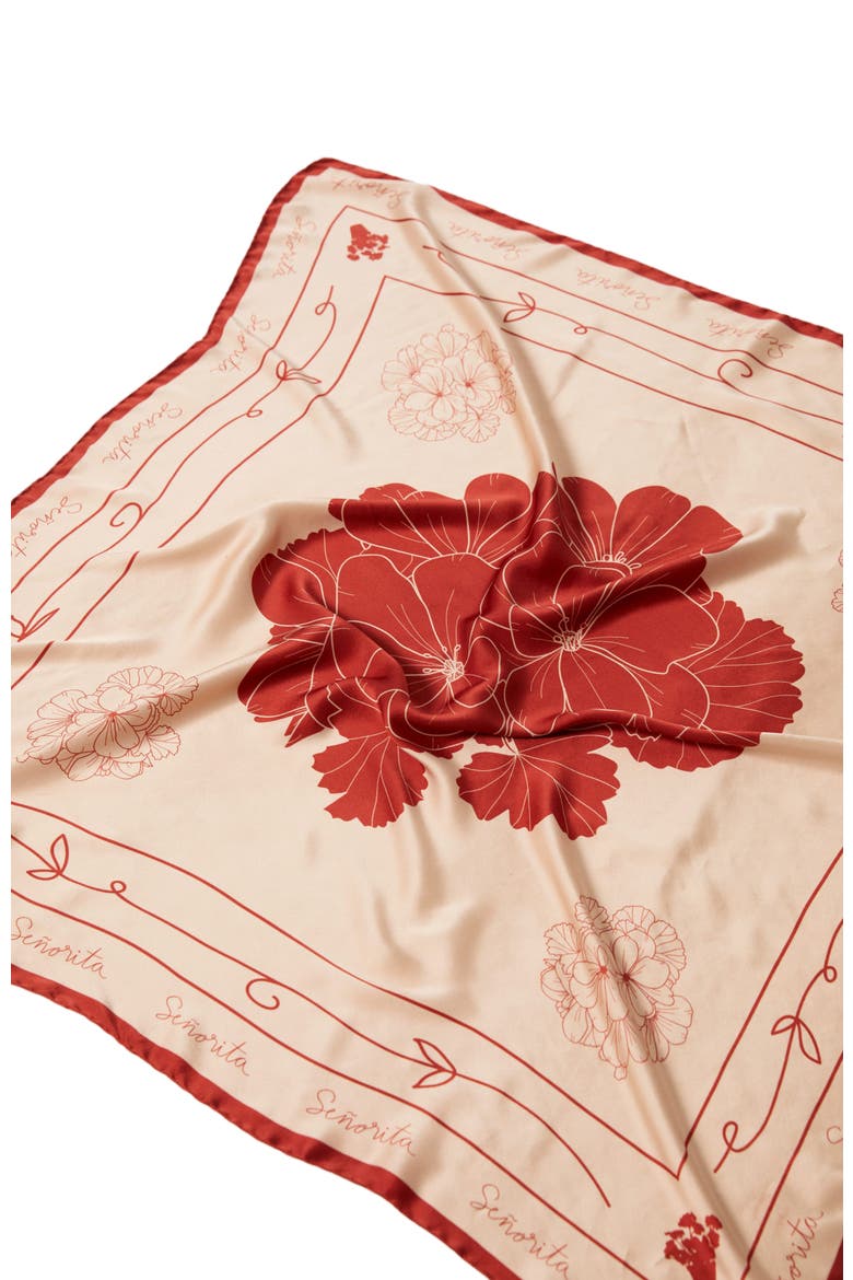 Luisa Scarve, Alternate, color, Red