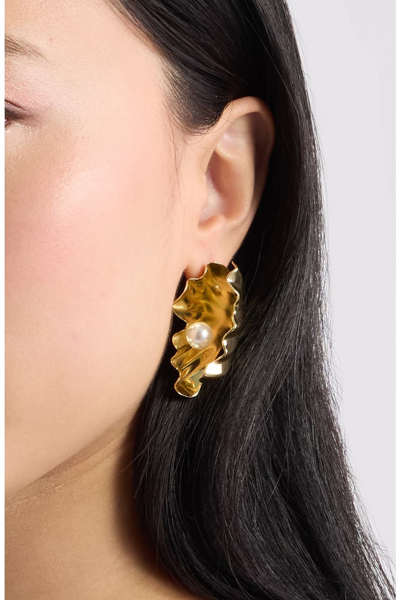 Fluted Faux Pearl Stud Earrings, Alternate, color, WHITE- GOLD