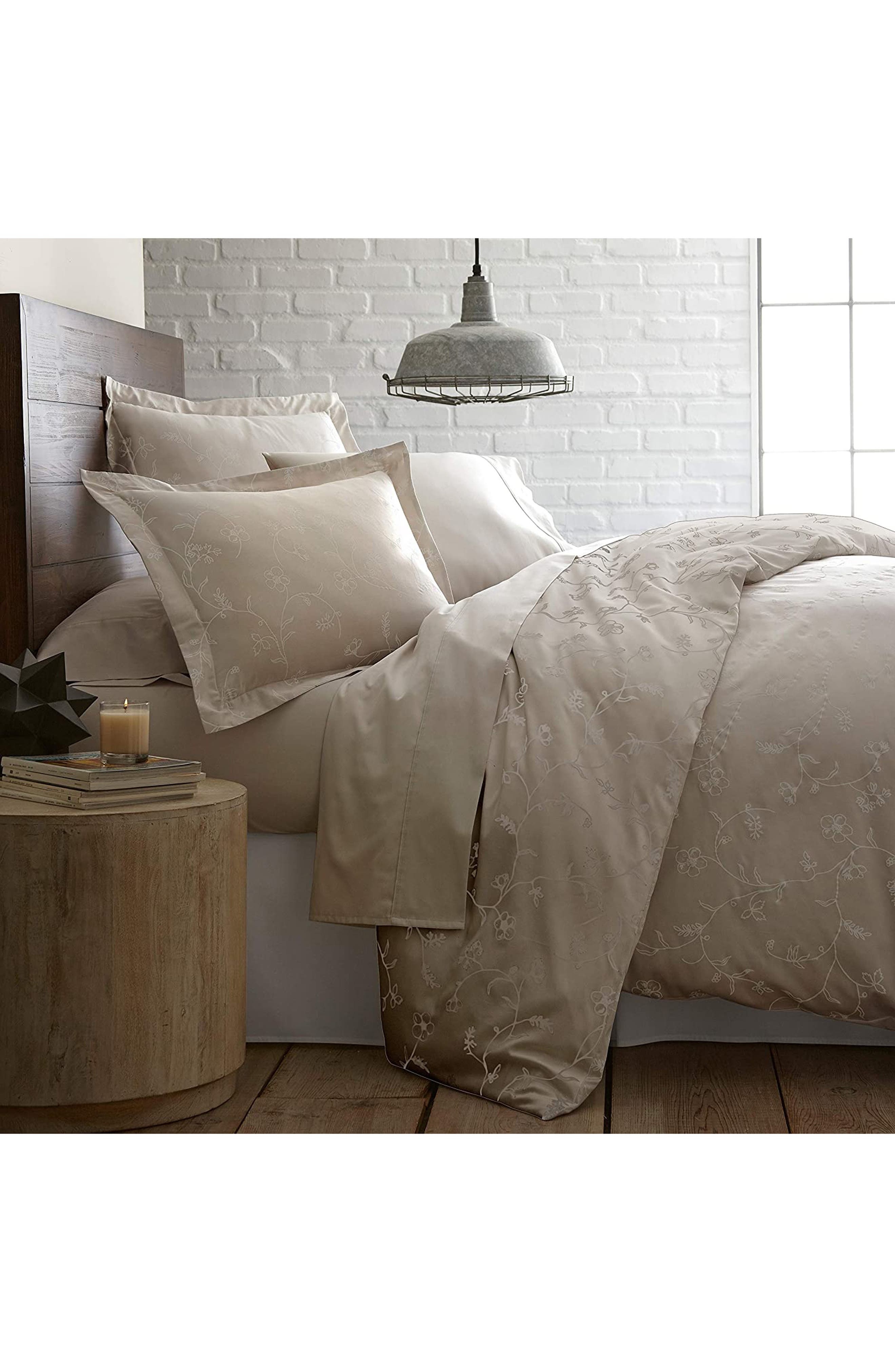 SOUTHSHORE FINE LINENS Premium Collection 300-Thread Count Duvet Set