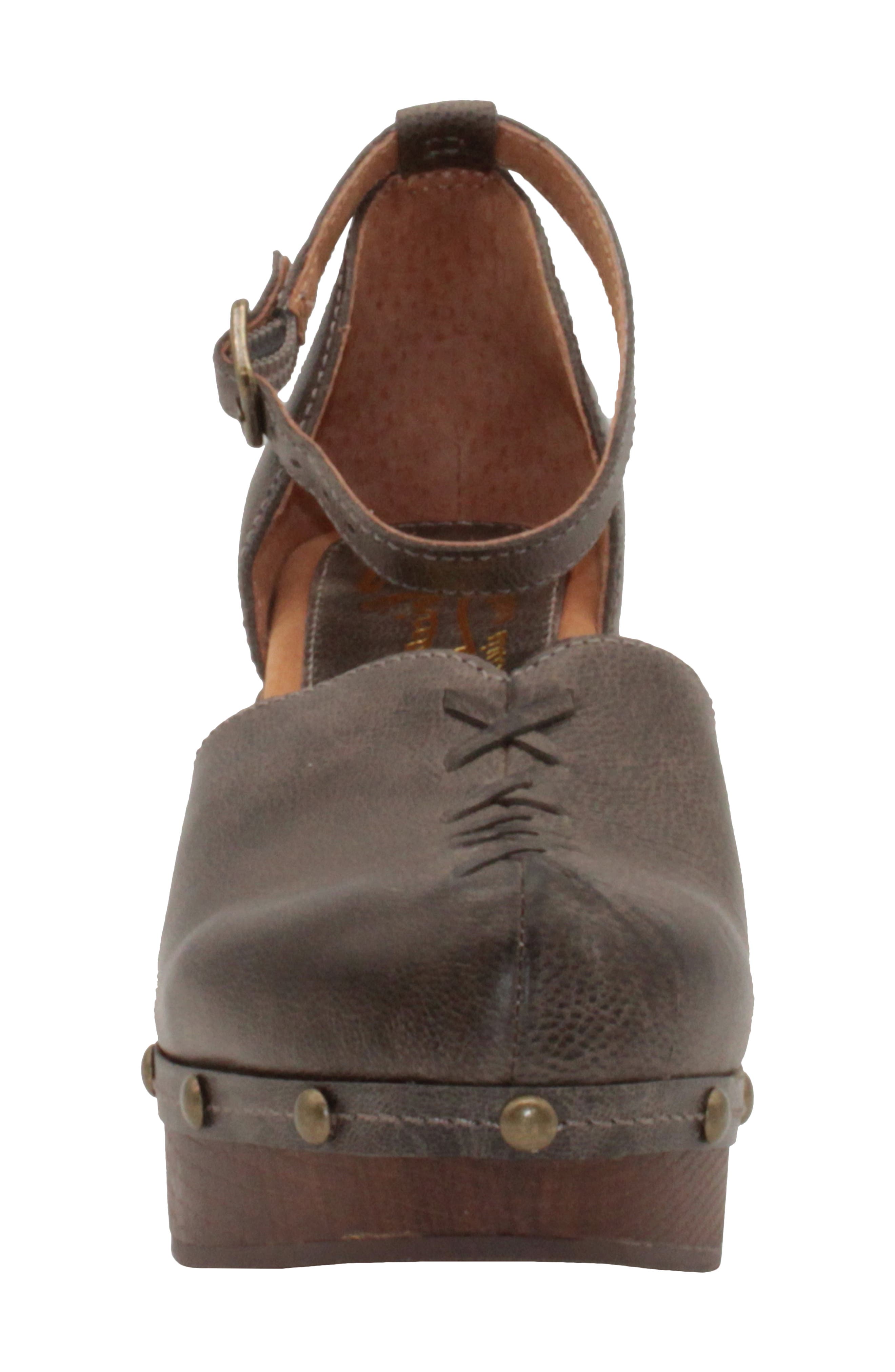 Sbicca Donerail Ankle Strap Clog, Alternate, color, 