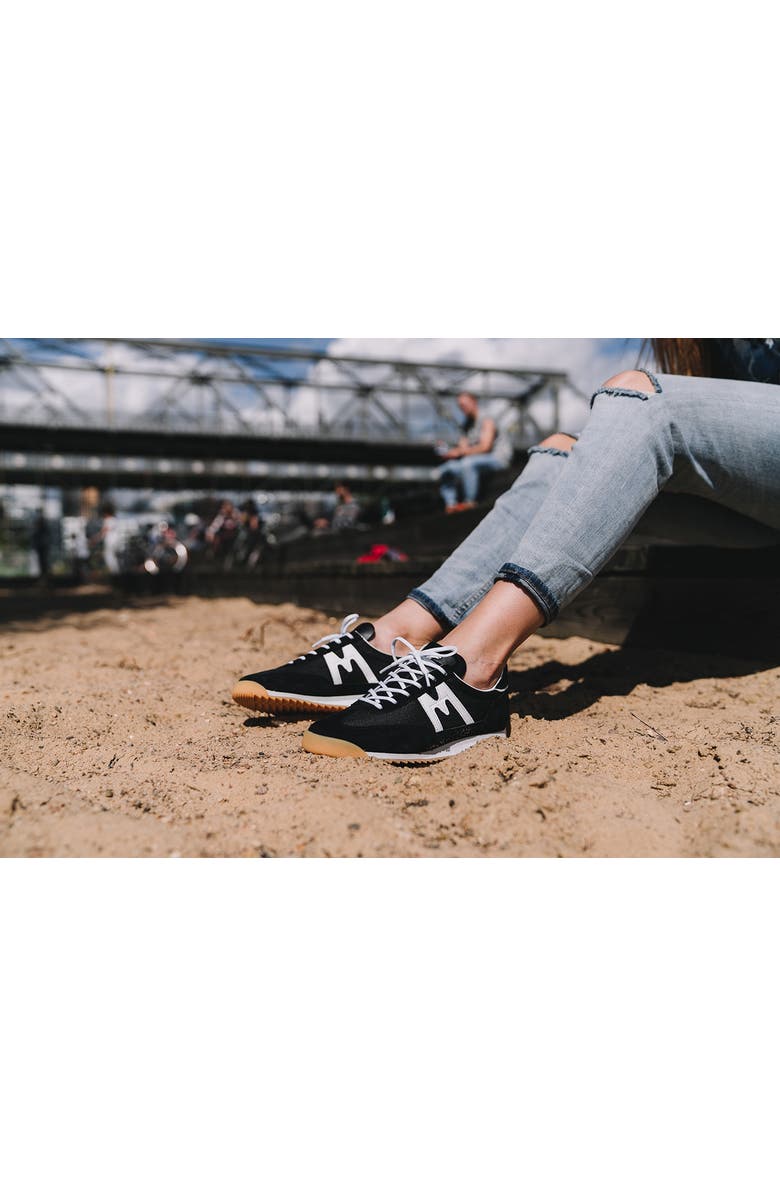 Karhu Gender Inclusive Mestari Sneaker, Alternate, color, Black/ White