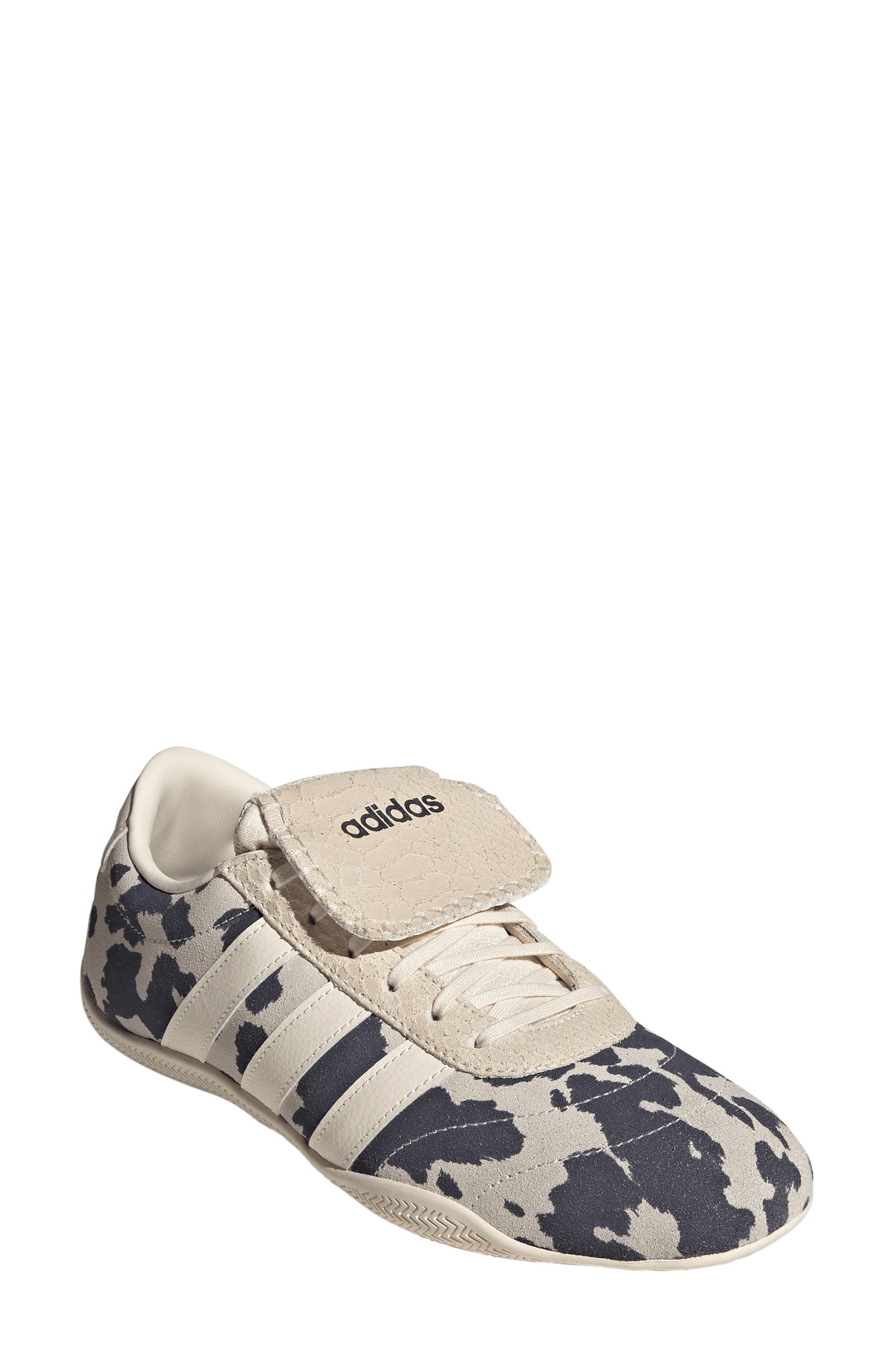 Grand Court Lo Sneaker