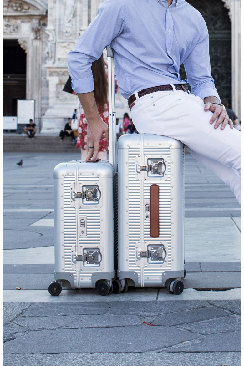 Bank Spinner 55M Suitcase, Alternate, color, Moonlight Silver