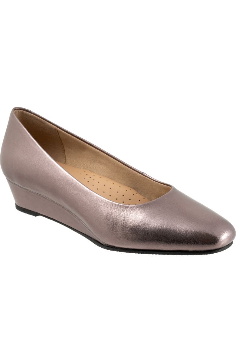 Trotters Denisse Wedge Pump, Main, color, Rose Pewter