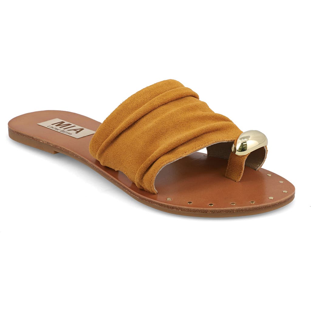 Mia Tiffani Slide Sandal In Mustard