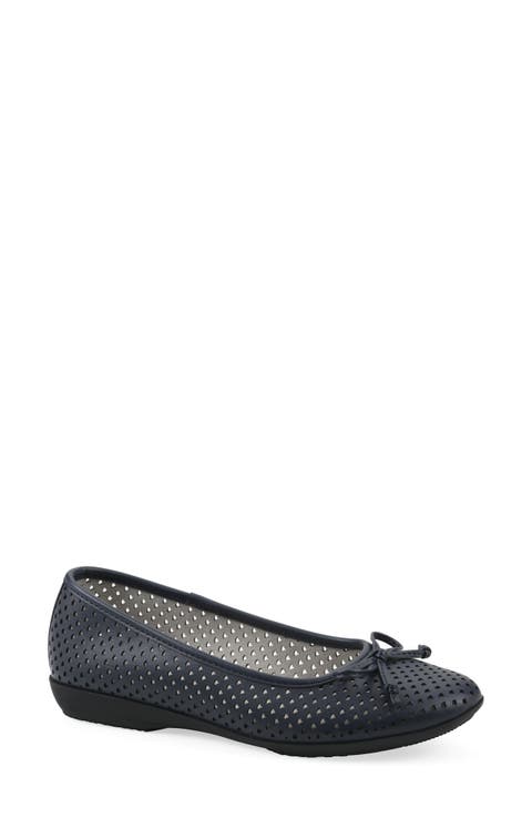 Carris Perforated Flat (Women)
