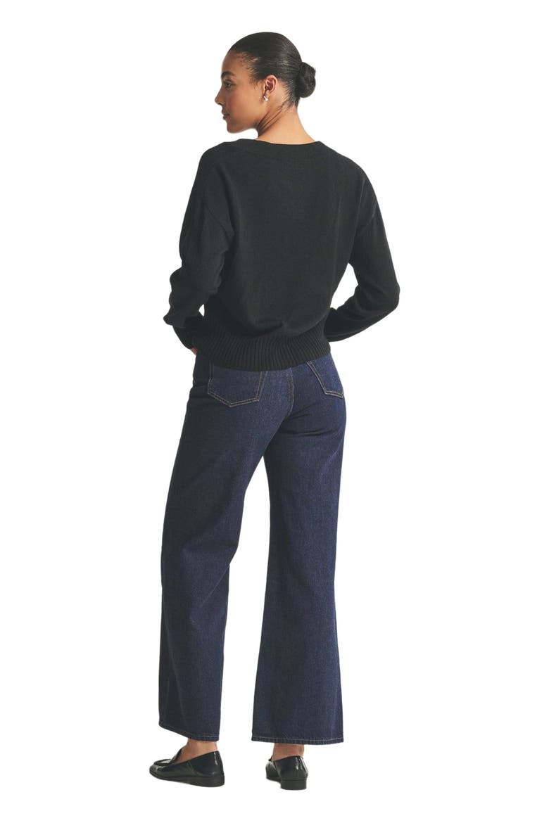 Signature Cashmere Classic V-Neck Sweater, Alternate, color, Black