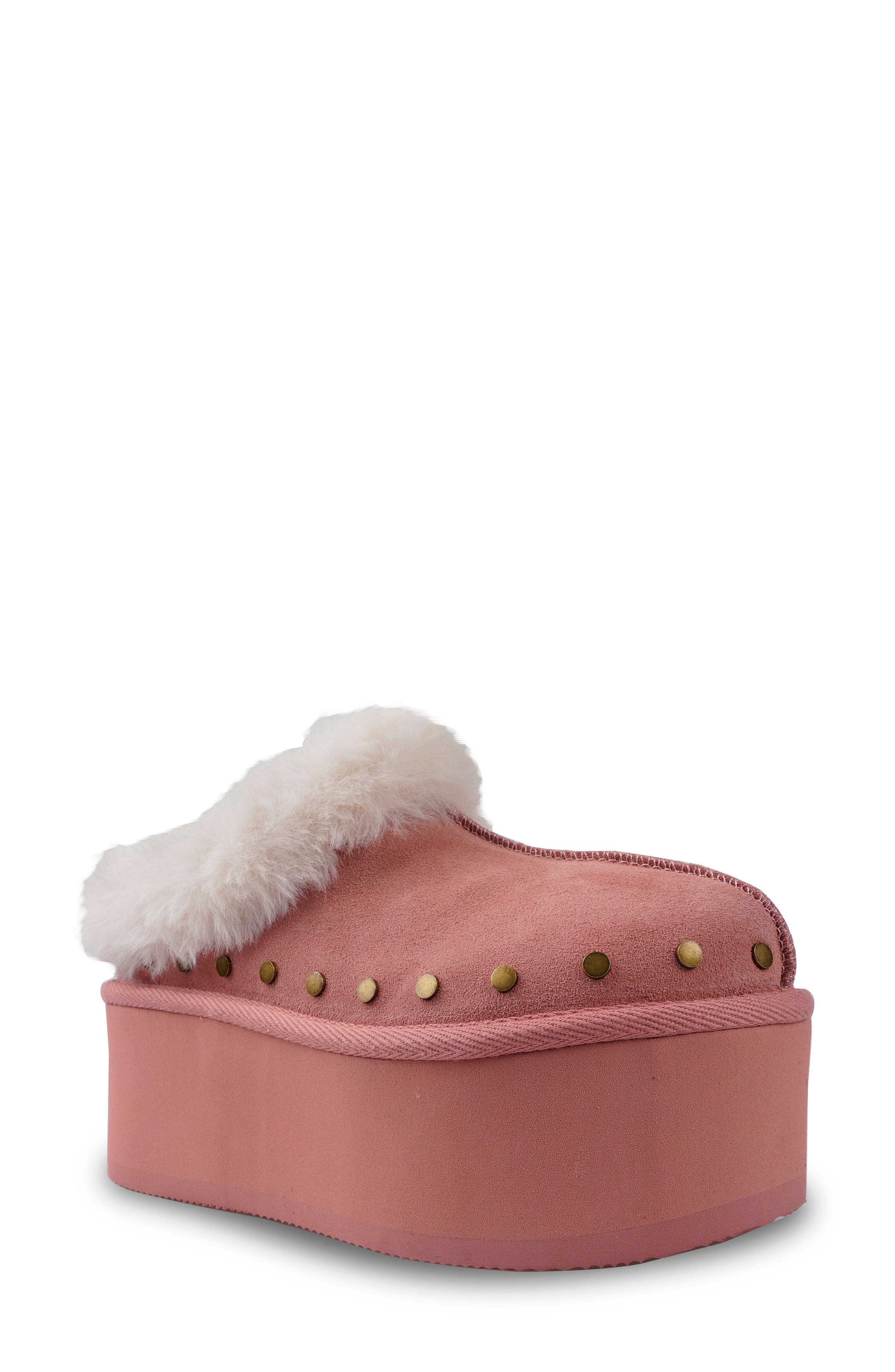 Candie's Sabi Faux Fur Platform Slipper in Red 