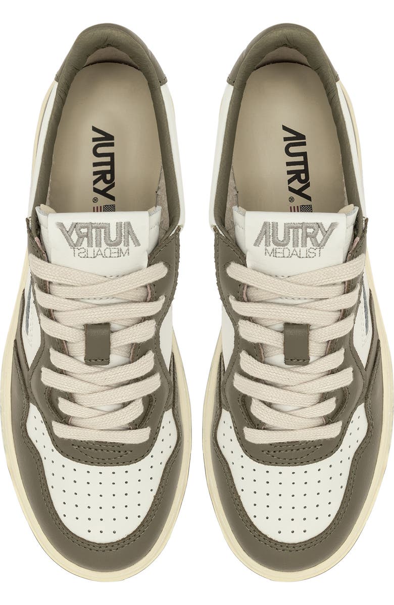 AUTRY Medalist Low Sneaker, Alternate, color, White/ Green