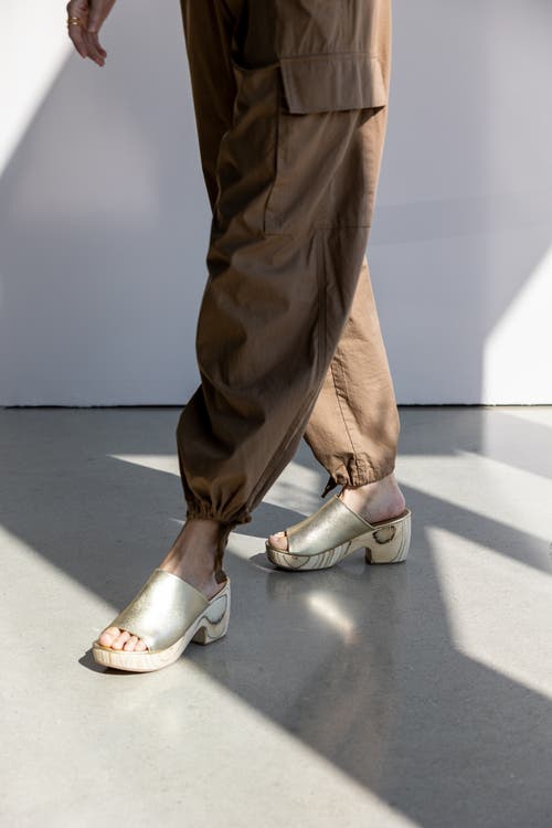 Huma Blanco Katlyn Platform Clog In Gold