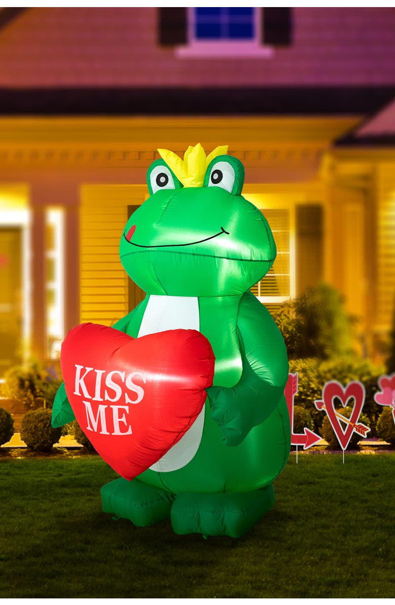 Glitzhome 6FT Lighted Valentine's Day Inflatable Frog with Heart Decor, Alternate, color, Green