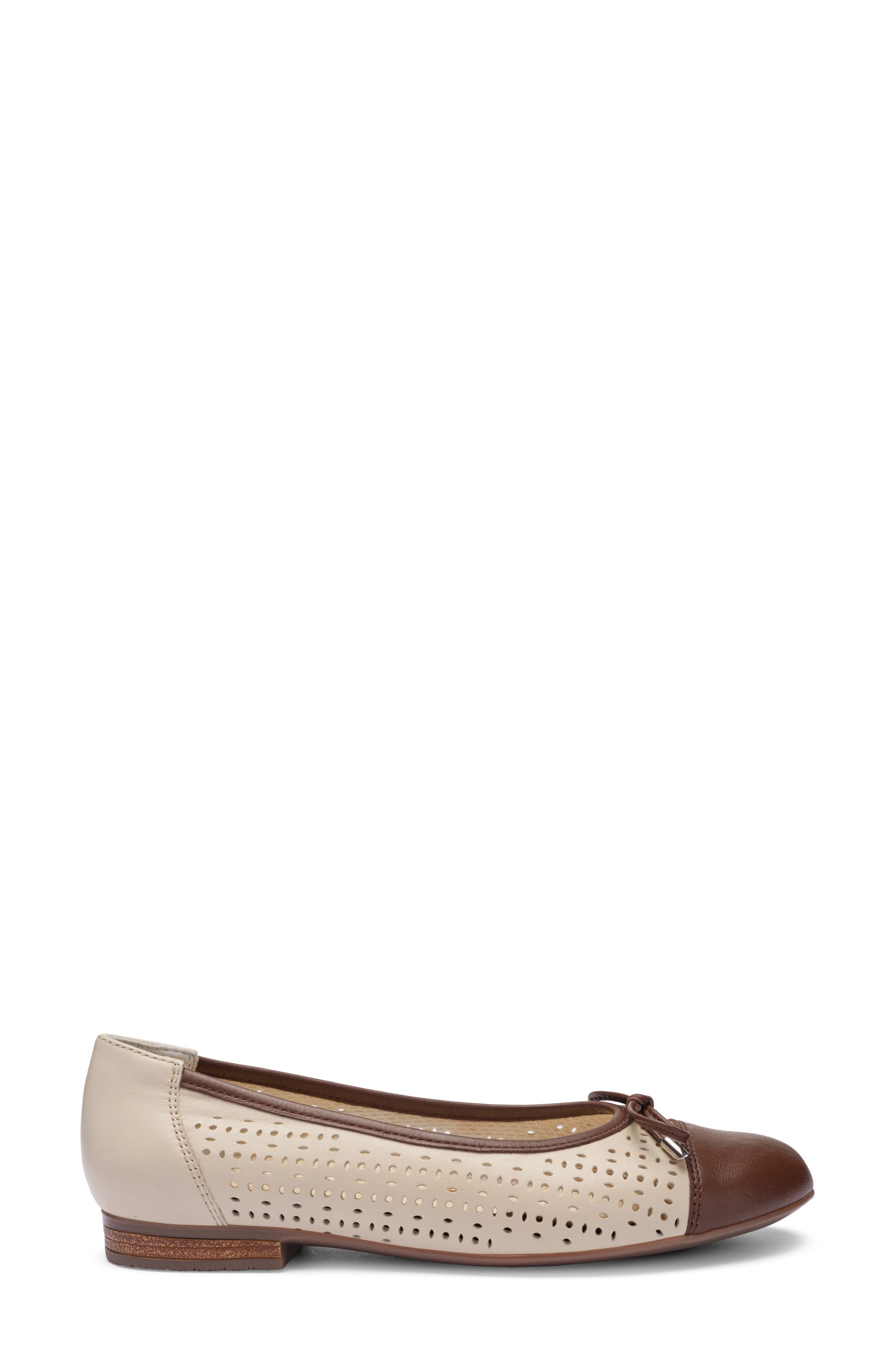 Sangria Cap Toe Flat, Alternate, color, MOCCA/ BEACH