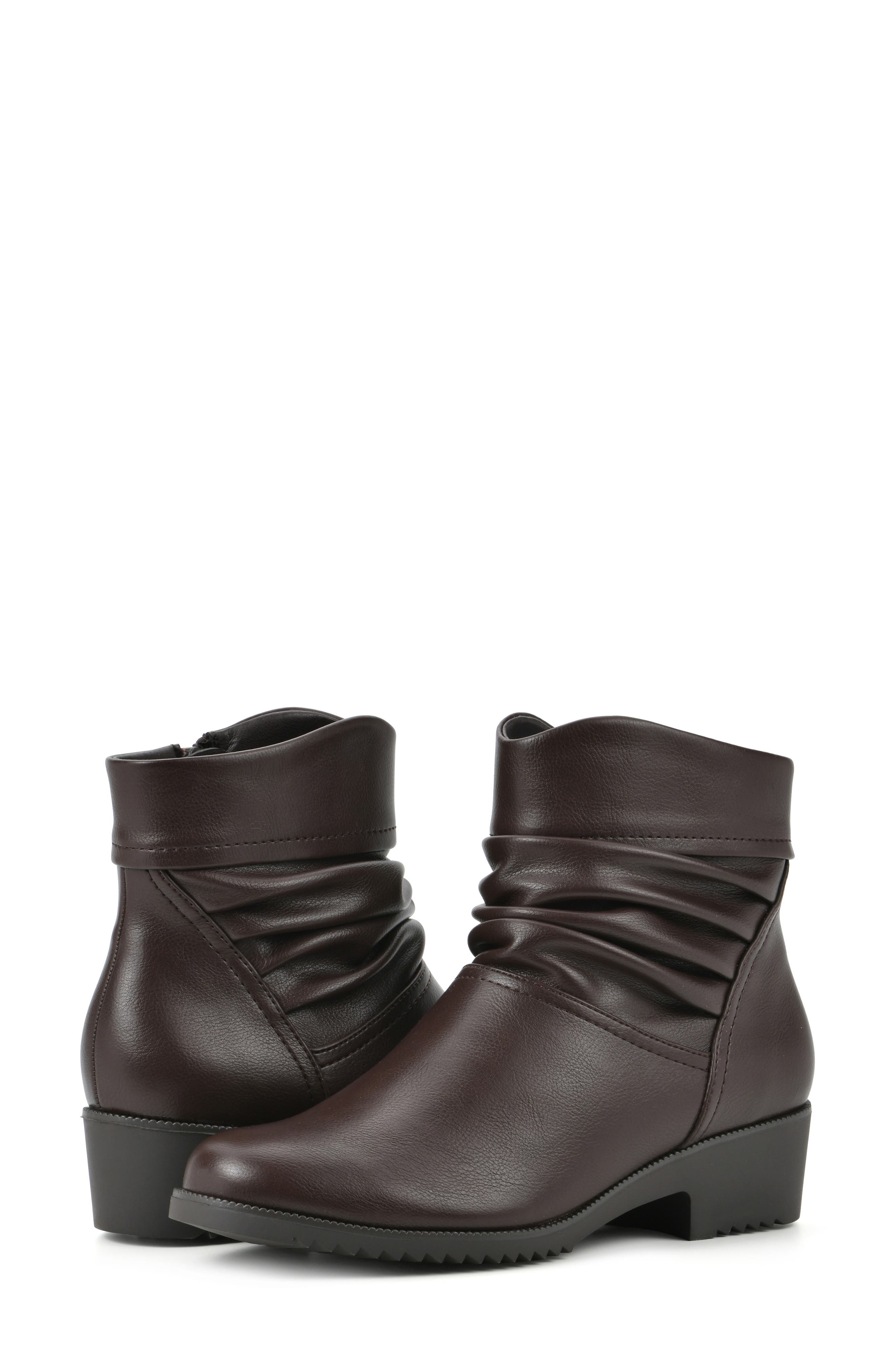 CLIFFS BY WHITE MOUNTAIN Durbon Scrunch Bootie, Alternate, color, Dk Brown/ Smooth