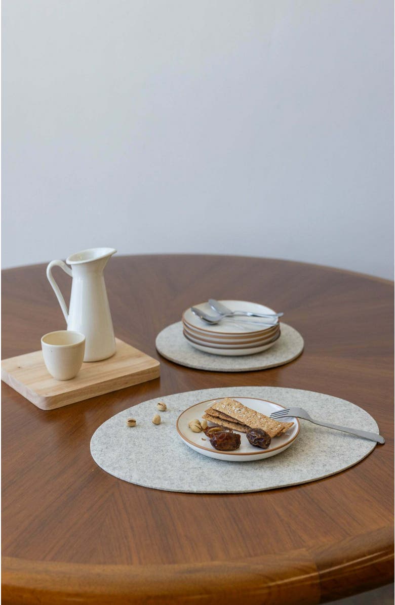 Graf Lantz Merino Wool Oval Placemat, Alternate, color, Heather White